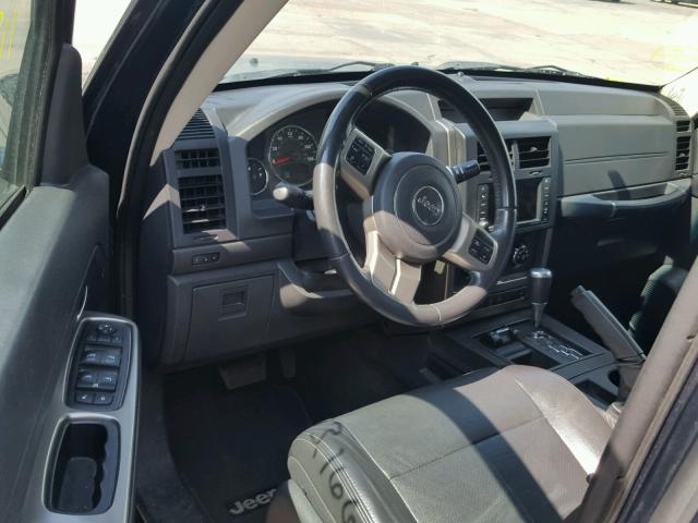 1J4PN3GK7BW591480 - 2011 JEEP LIBERTY RE GREEN photo 9