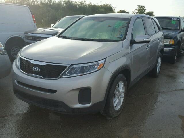 5XYKT3A6XEG453306 - 2014 KIA SORENTO GRAY photo 2