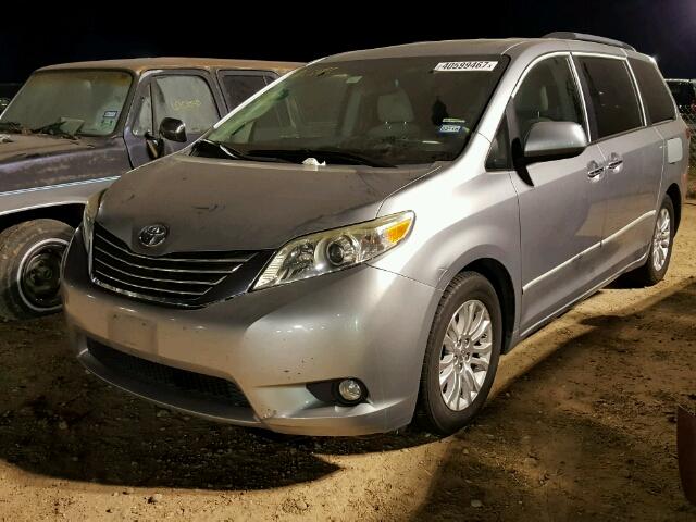 5TDYK3DCXBS003037 - 2011 TOYOTA SIENNA XLE SILVER photo 2