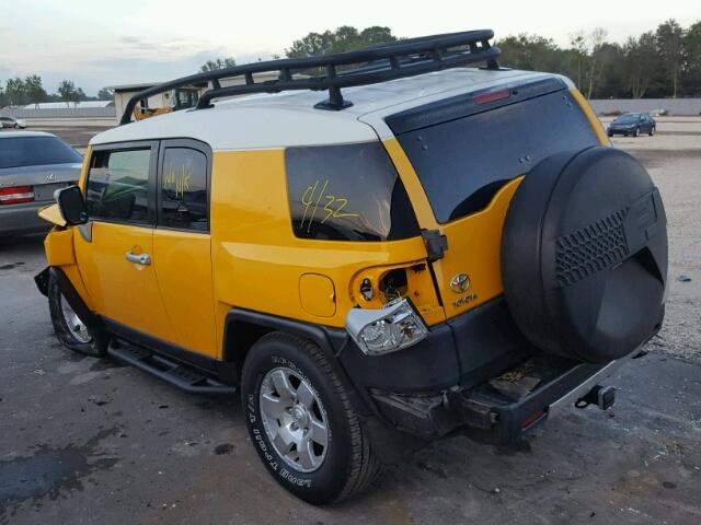 JTEBU11F970047846 - 2007 TOYOTA FJ CRUISER YELLOW photo 3