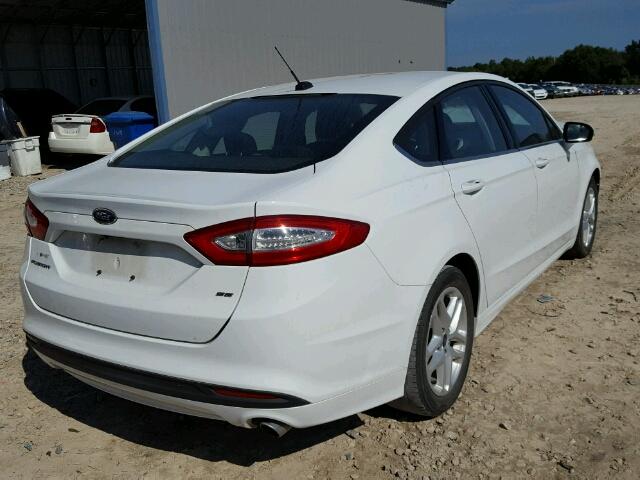 3FA6P0H74FR157293 - 2015 FORD FUSION SE WHITE photo 4