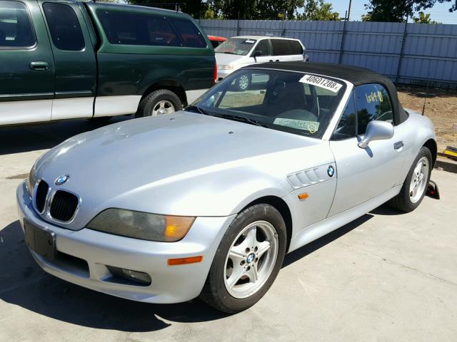 4USCH7337WLE10156 - 1998 BMW Z3 1.9 SILVER photo 2