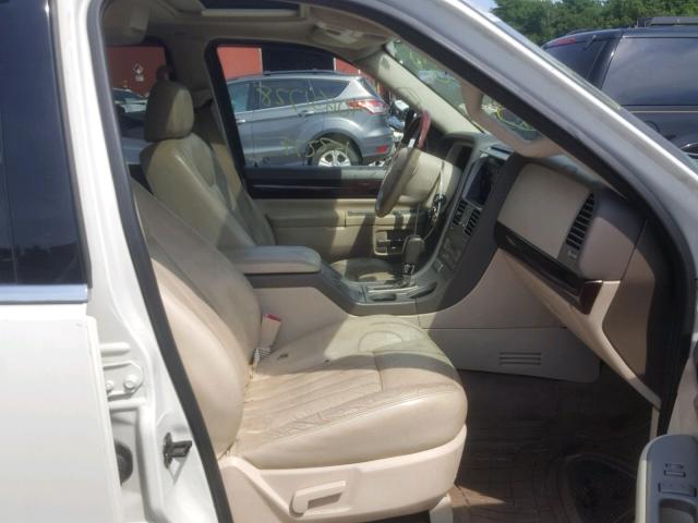 5LMEU88H54ZJ00978 - 2004 LINCOLN AVIATOR 白色 照片 5