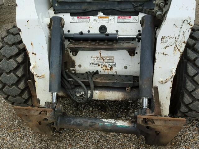 523211358 - 2003 BOBCAT S220 WHITE photo 9