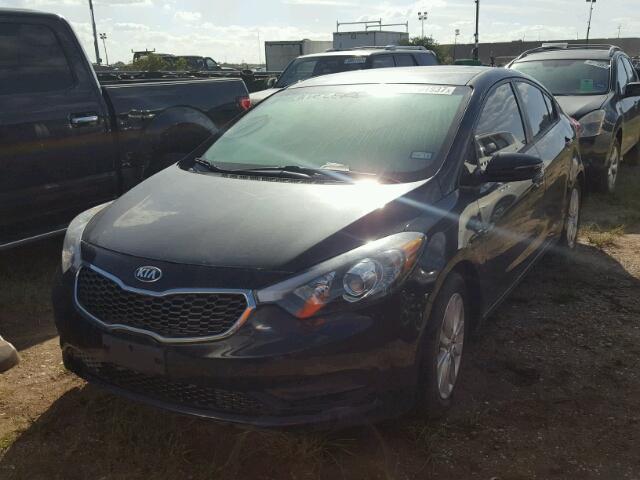 KNAFX4A69G5483756 - 2016 KIA FORTE BLACK photo 2