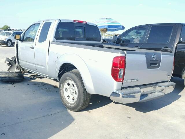 1N6BD06TX9C422767 - 2009 NISSAN FRONTIER SILVER photo 3