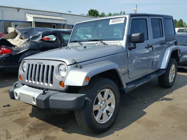 1C4BJWEG5DL693439 - 2013 JEEP WRANGLER U SILVER photo 2