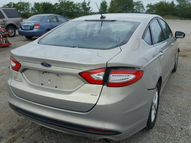 3FA6P0H75FR173325 - 2015 FORD FUSION SE SILVER photo 4