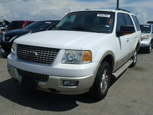 1FMPU18545LA75360 - 2005 FORD EXPEDITION WHITE photo 2