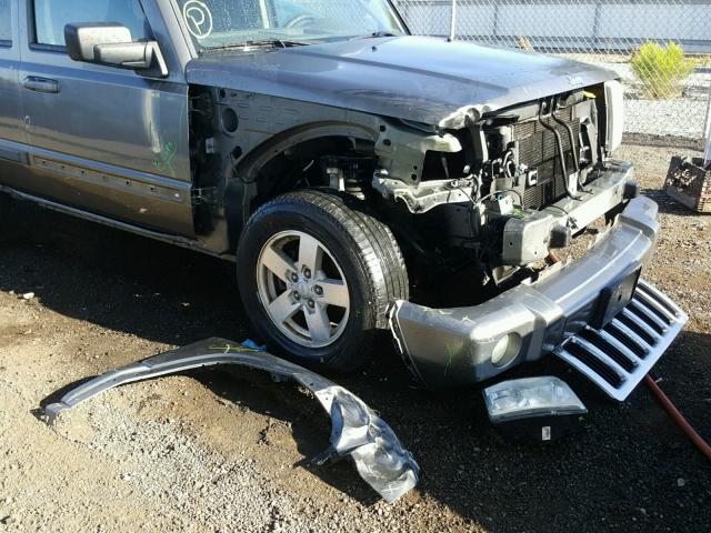 1J8HH48KX8C167641 - 2008 JEEP COMMANDER ნაცრისფერი ფოტო 9