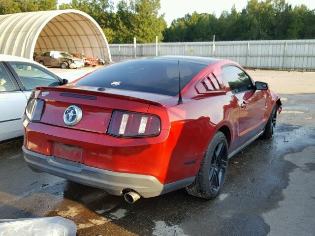 1ZVBP8AN7A5123597 - 2010 FORD MUSTANG RED photo 4