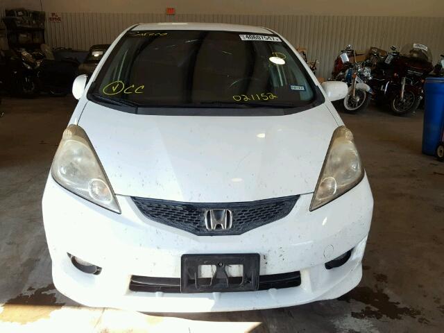 JHMGE87469S021152 - 2009 HONDA FIT SPORT WHITE photo 9