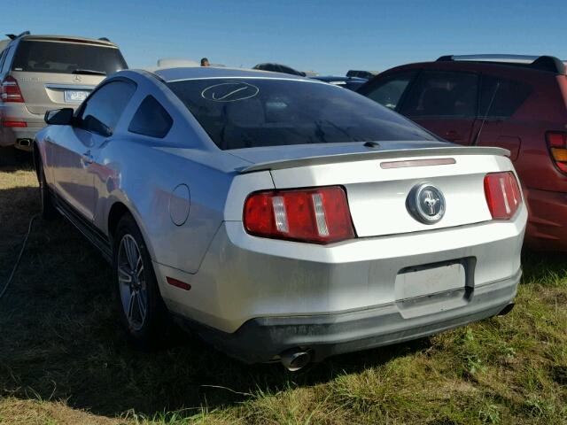 1ZVBP8AMXC5228368 - 2012 FORD MUSTANG GRAY photo 3