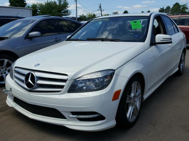 WDDGF8BB0BR169529 - 2011 MERCEDES-BENZ C 300 4MAT WHITE photo 2