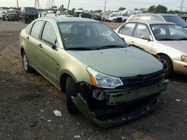 1FAHP35N68W113020 - 2008 FORD FOCUS SE GREEN photo 1