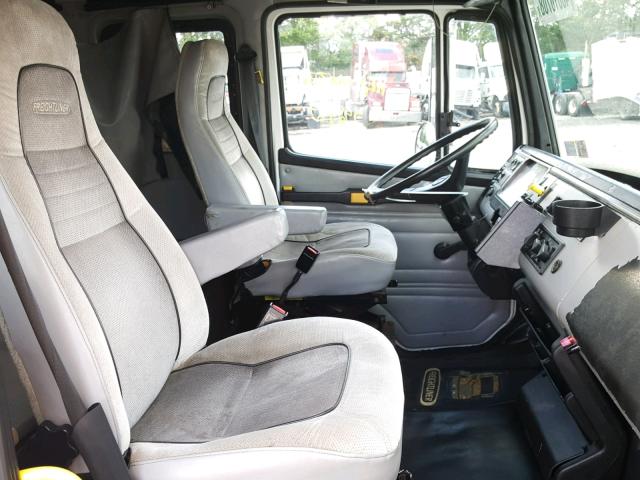 1FVABPCS12HJ60465 - 2002 FREIGHTLINER MEDIUM CON WHITE photo 5