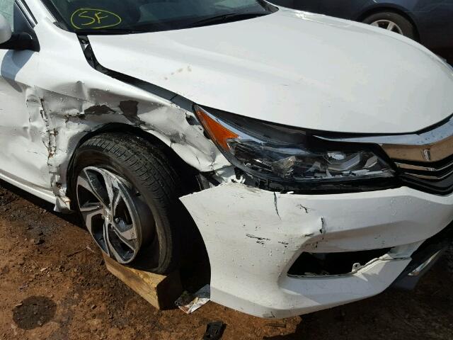 1HGCR2F34GA046792 - 2016 HONDA ACCORD WHITE photo 9