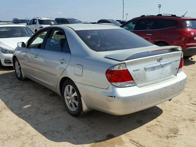 4T1BF32K25U618391 - 2005 TOYOTA CAMRY SILVER photo 3