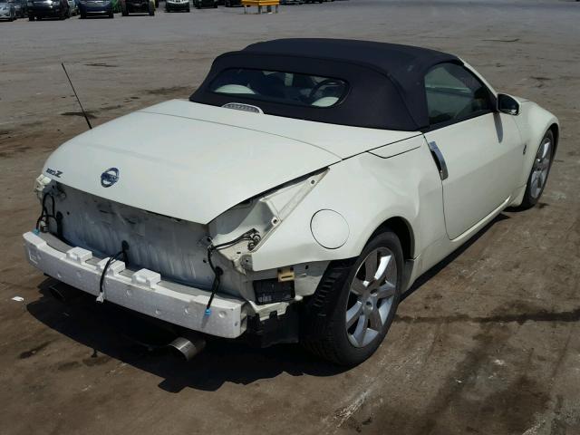 JN1AZ36A84T016305 - 2004 NISSAN 350Z ROADS WHITE photo 4