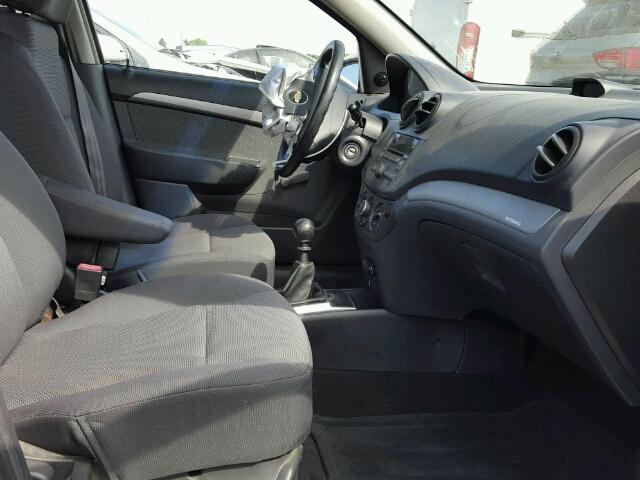 KL1TD56E69B625433 - 2009 CHEVROLET AVEO LS GRAY photo 5