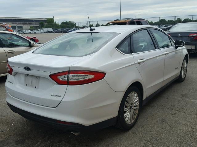 3FA6P0UU2GR289031 - 2016 FORD FUSION S H WHITE photo 4