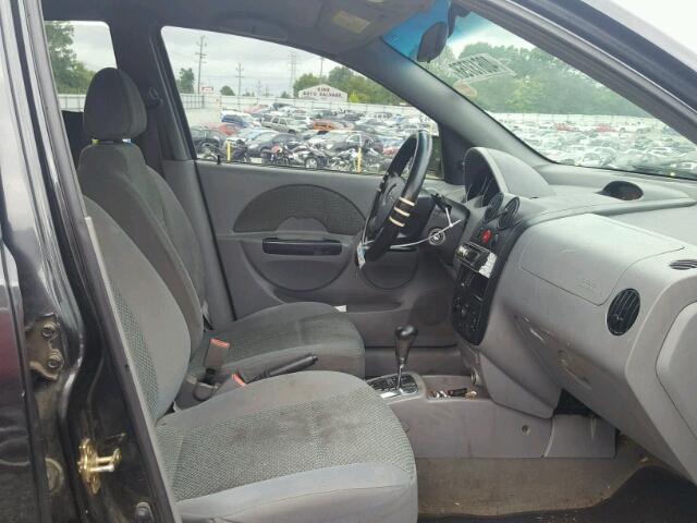 KL1TJ52614B238658 - 2004 CHEVROLET AVEO LS BLACK photo 5