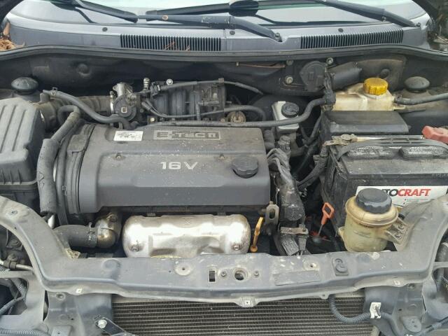 KL1TJ52614B238658 - 2004 CHEVROLET AVEO LS BLACK photo 7