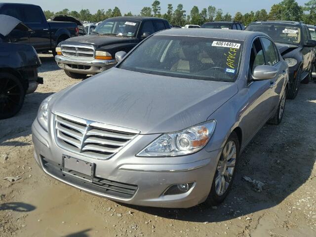 KMHGC4DE4BU114075 - 2011 HYUNDAI GENESIS 3. SILVER photo 2