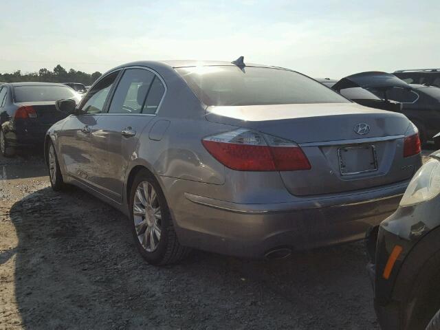 KMHGC4DE4BU114075 - 2011 HYUNDAI GENESIS 3. SILVER photo 3