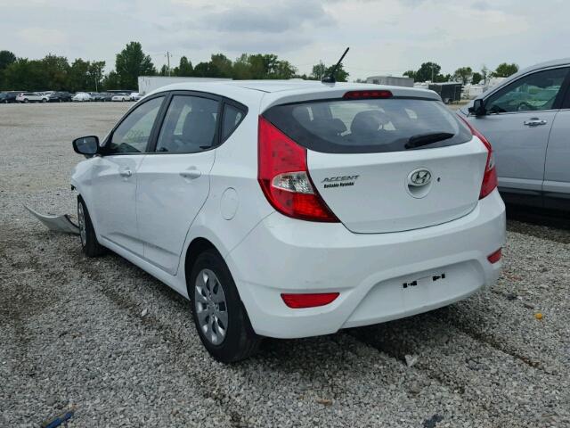 KMHCT5AE2GU258966 - 2016 HYUNDAI ACCENT WHITE photo 3