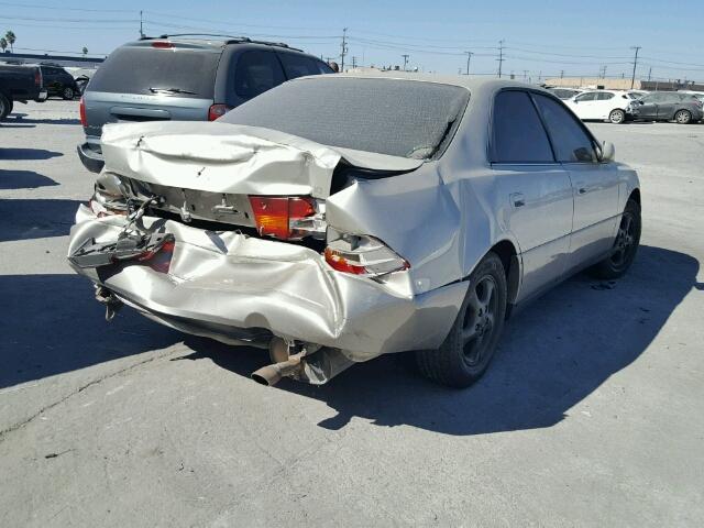 JT8BF22G2V0015618 - 1997 LEXUS ES GOLD photo 4