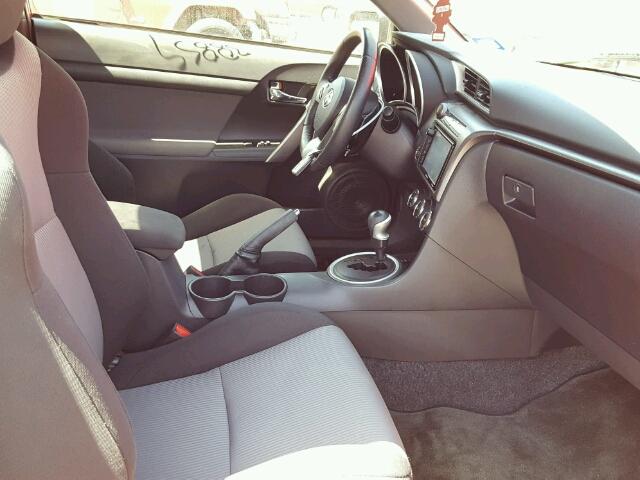 JTKJF5C76GJ019500 - 2016 TOYOTA SCION TC 红色 照片 5