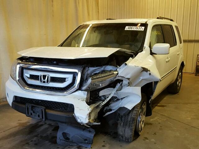 5FNYF4H98BB052041 - 2011 HONDA PILOT WHITE photo 2