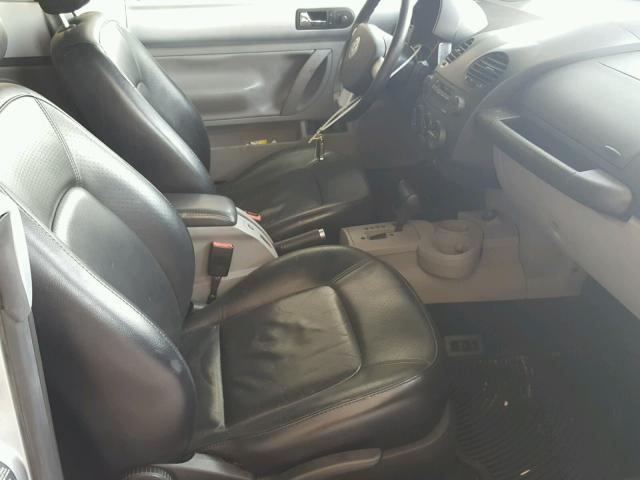 3VWCK21Y93M312260 - 2003 VOLKSWAGEN NEW BEETLE 银色 照片 5