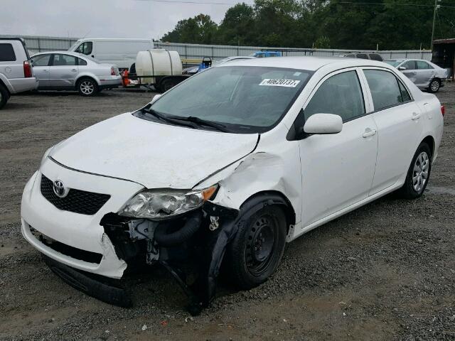 1NXBU4EE0AZ186606 - 2010 TOYOTA COROLLA BA WHITE photo 2