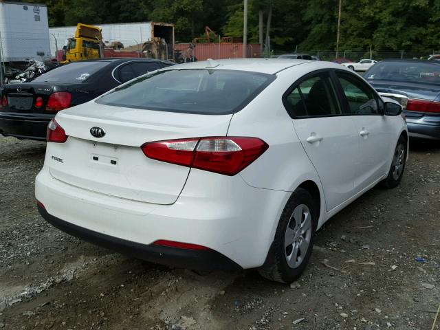 KNAFK4A67G5507924 - 2016 KIA FORTE LX WHITE photo 4