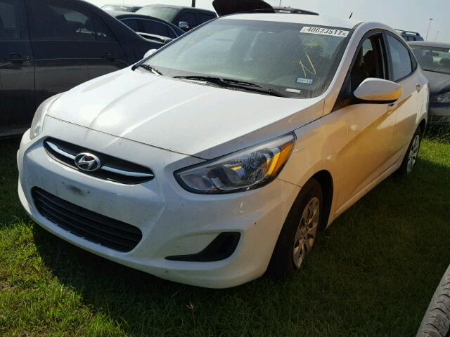 KMHCT4AE6HU224153 - 2017 HYUNDAI ACCENT SE WHITE photo 2