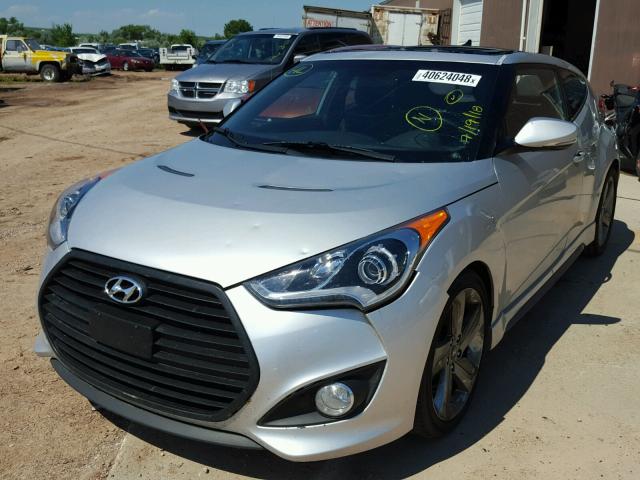 KMHTC6AE4DU114028 - 2013 HYUNDAI VELOSTER T SILVER photo 2