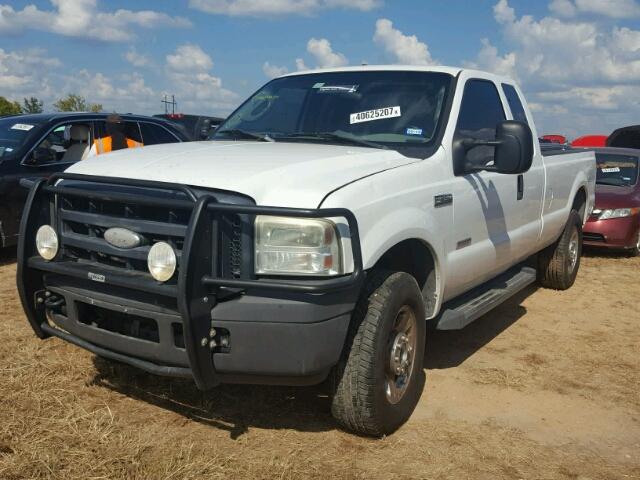 1FTSX21P87EB47210 - 2007 FORD F250 WHITE photo 2