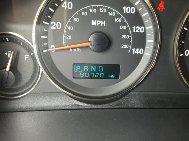 1J8HH58N36C125969 - 2006 JEEP COMMANDER RED photo 8