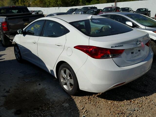 5NPDH4AE6BH060768 - 2011 HYUNDAI ELANTRA GL WHITE photo 3