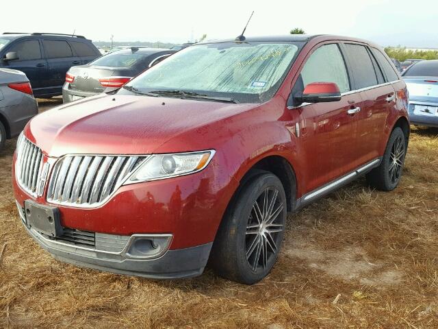 2LMDJ6JK9DBL37871 - 2013 LINCOLN MKX RED photo 2