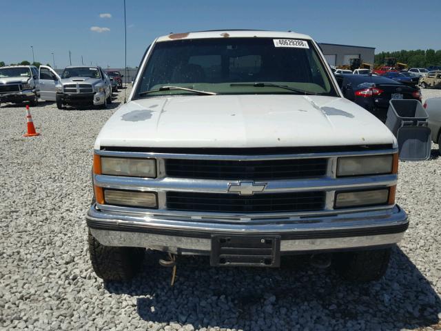 3GNGK26R7VG139305 - 1997 CHEVROLET SUBURBAN K WHITE photo 9