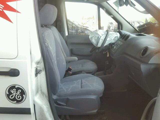 NM0LS7BN9DT143975 - 2013 FORD TRANSIT CO WHITE photo 5