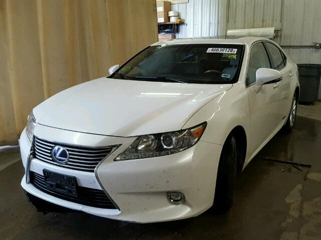 JTHBW1GG4E2052385 - 2014 LEXUS ES 300H WHITE photo 2