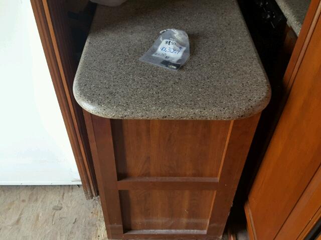 4YDF34020D4701840 - 2013 KEYSTONE MONTANA WHITE photo 10