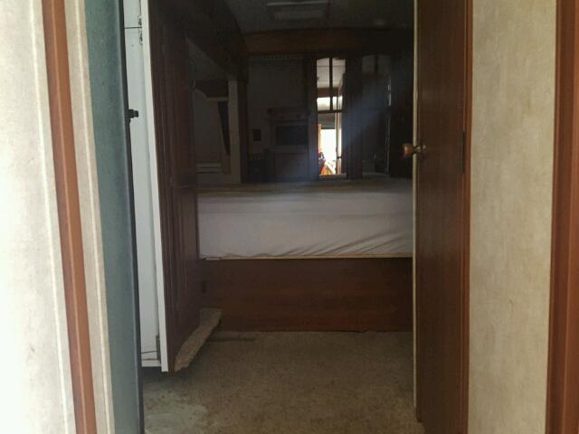 4YDF34020D4701840 - 2013 KEYSTONE MONTANA WHITE photo 5