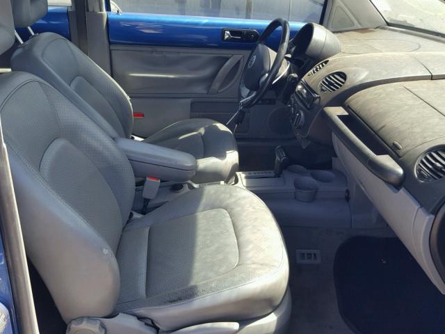 3VWCC21C9YM498892 - 2000 VOLKSWAGEN NEW BEETLE 蓝色 照片 5