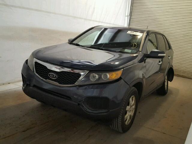 5XYKT3A14BG150019 - 2011 KIA SORENTO BA BLUE photo 2