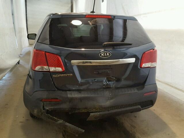 5XYKT3A14BG150019 - 2011 KIA SORENTO BA BLUE photo 9